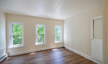 151 Chestnut St, Unit 2 in Pottstown, PA - Building Photo - Building Photo