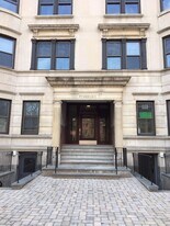 1642 Beacon St, Unit 14 in Brookline, MA - Building Photo