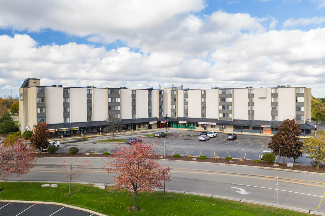 The Triad Apartments in Williamsville, NY - Building Photo