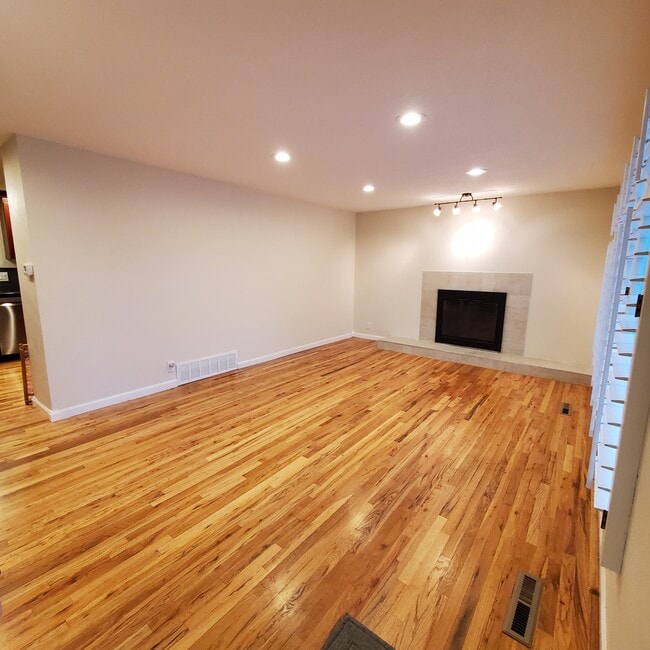 2263 E 7160 S in Cottonwood Heights, UT - Building Photo - Building Photo