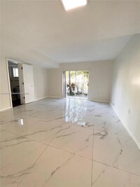 14000 NE 3rd Ct in Miami, FL - Building Photo - Building Photo