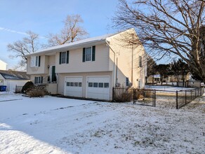 4 President St in Danbury, CT - Foto de edificio - Building Photo