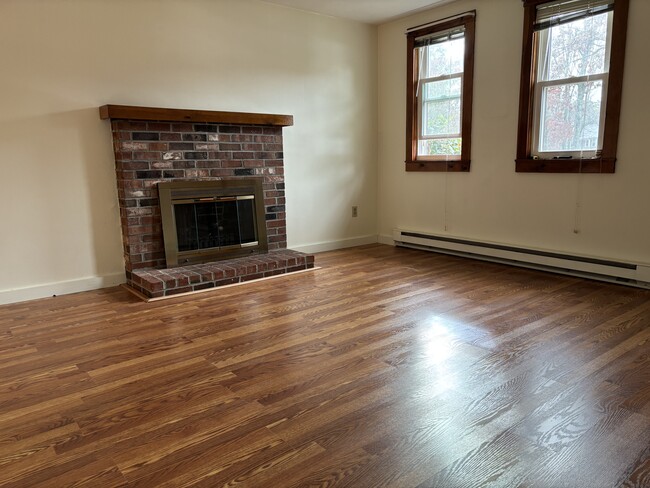 300 Falmouth Rd in Mashpee, MA - Foto de edificio - Building Photo