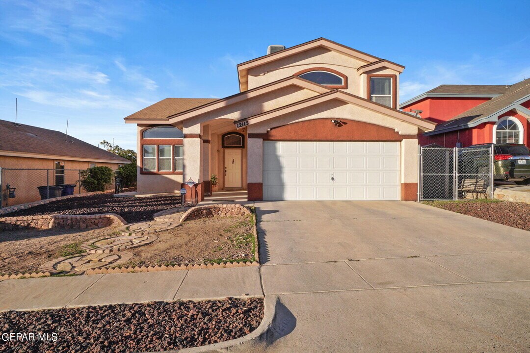 12115 St Romeo Ave in El Paso, TX - Building Photo