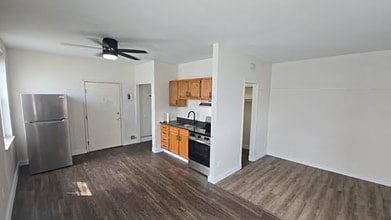 123 Iowa Ave in Iowa City, IA - Building Photo - Building Photo