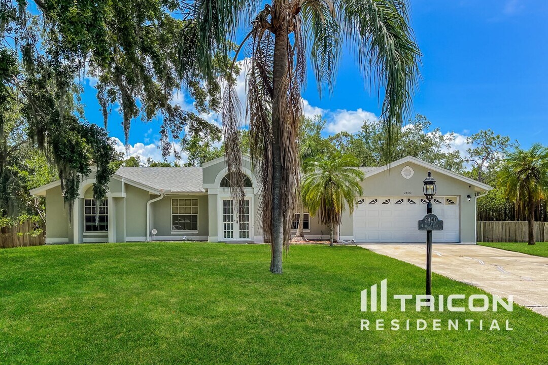 2400 Foxboro Ct in Kissimmee, FL - Building Photo