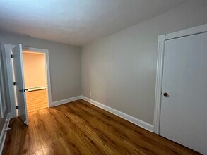 996 Charles St in North Providence, RI - Building Photo - Building Photo