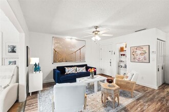 3802 Cortez Cir in Tampa, FL - Building Photo - Building Photo