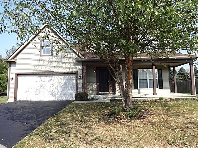 318 Shawnee Loop S in Pataskala, OH - Building Photo