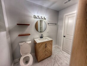 1619 E 74th Pl in Chicago, IL - Building Photo - Building Photo