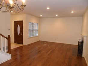 5735 Remington Park Square in Dallas, TX - Building Photo - Building Photo