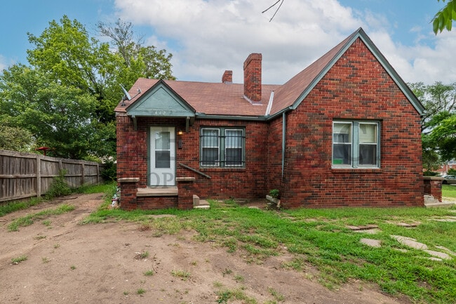 property at 412 N Lorraine Ave