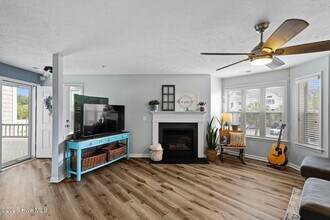 625 Spencer-Farlow Dr in Carolina Beach, NC - Building Photo - Building Photo