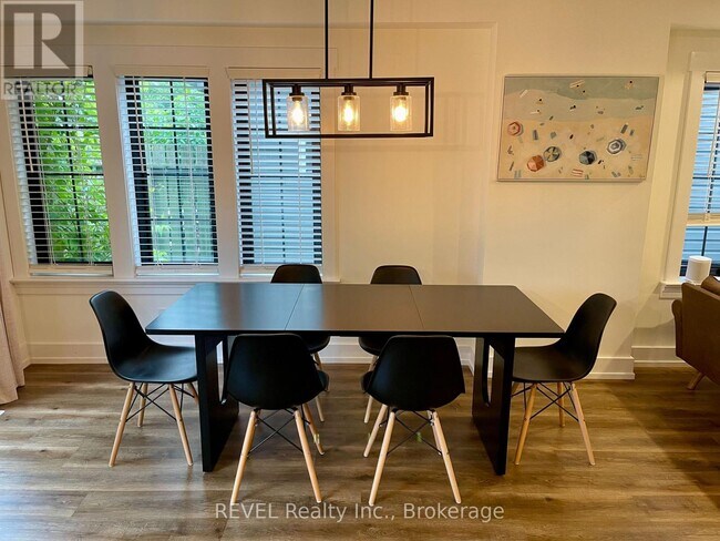 3846 Roxborough Ave in Fort Erie, ON - Building Photo - Building Photo