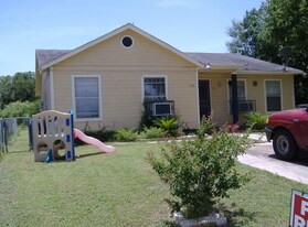 536 J St, Unit NA in San Antonio, TX - Building Photo