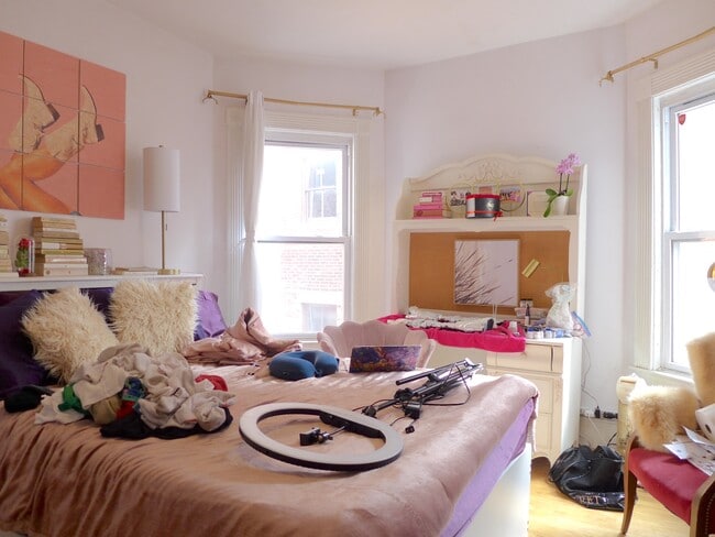 9 Alton Pl in Brookline, MA - Foto de edificio - Building Photo