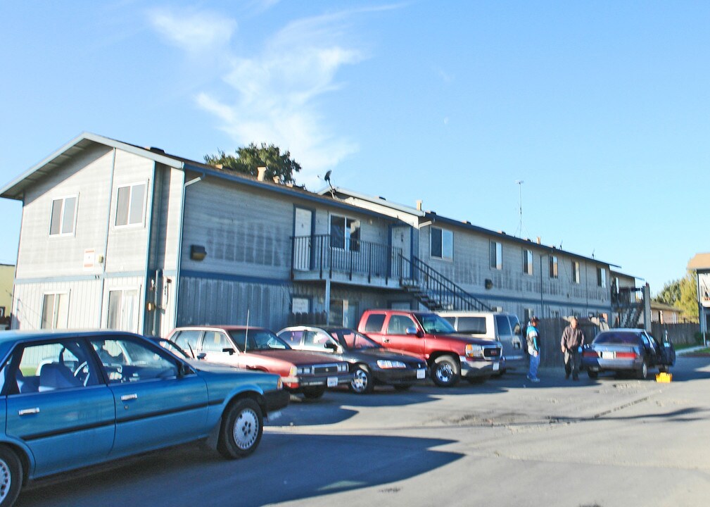 35 N Hebbron Ave in Salinas, CA - Foto de edificio