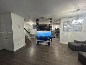 3065 N 36th Ave in Hollywood, FL - Building Photo - Building Photo