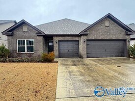 332 Fenrose Dr in Harvest, AL - Building Photo