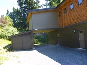 2831 Lazer Ln in Bellingham, WA - Building Photo - Building Photo