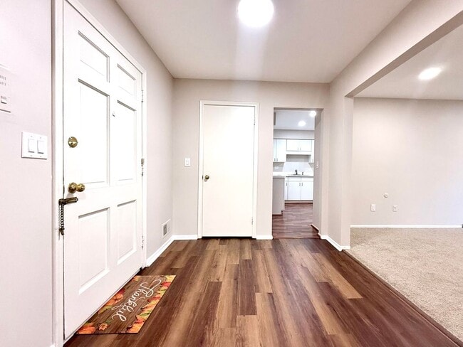 27654 Echo Valley E in Farmington Hills, MI - Building Photo - Building Photo