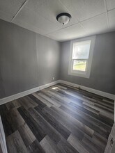 5637 Hodiamont Ave in Jennings, MO - Building Photo - Building Photo