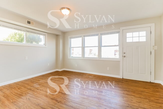 8101 Del Haven Rd in Dundalk, MD - Building Photo - Building Photo