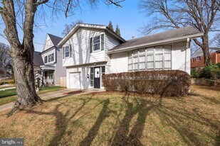 6011 Roosevelt St in Bethesda, MD - Building Photo