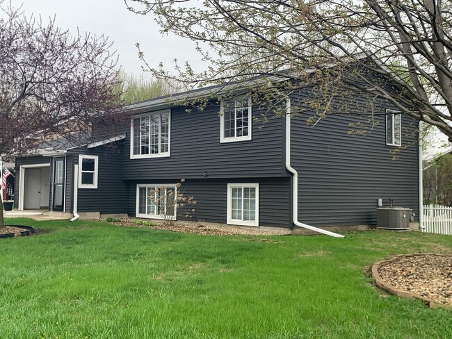 property at 915 4th St NE