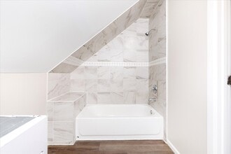 2246 S Albany Ave, Unit 4F in Chicago, IL - Building Photo - Building Photo