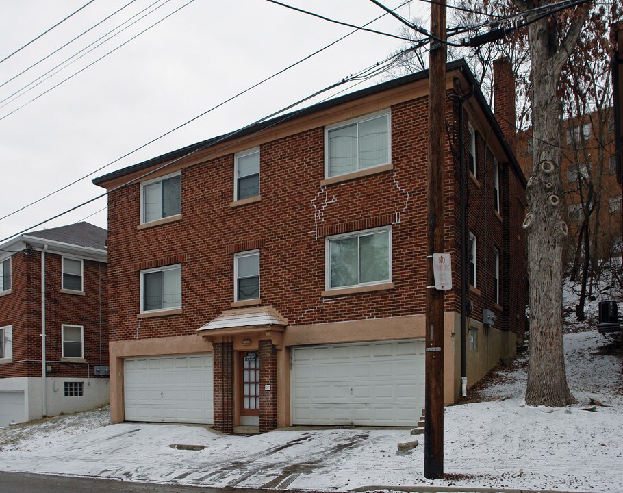 2988 W McMicken Ave in Cincinnati, OH - Building Photo