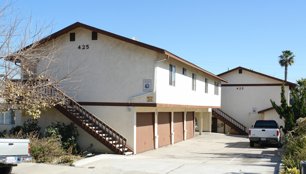 423-425 Millar Ave in El Cajon, CA - Foto de edificio