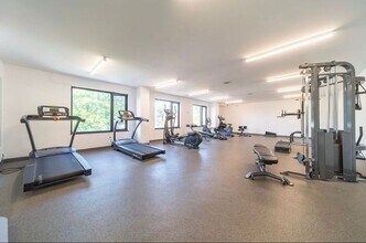 62-98 Woodhaven Blvd in Rego Park, NY - Building Photo - Building Photo