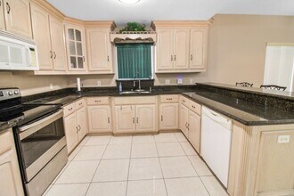 715 Lake View Dr in Mission, TX - Building Photo - Building Photo