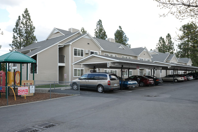 Hidden Pines in Spokane, WA - Foto de edificio - Building Photo