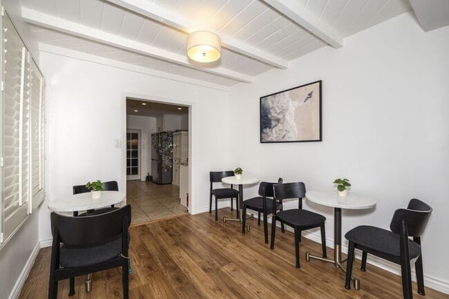 property at 3440 Oak Knoll Blvd