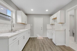 607 Riverside Ave in Fort Wayne, IN - Building Photo - Building Photo