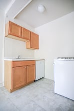 1100 W Roscoe St in Chicago, IL - Foto de edificio - Building Photo