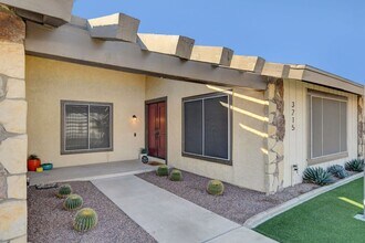 3215 Mountain Spring Rd in Las Vegas, NV - Building Photo - Building Photo
