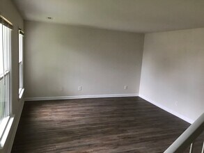 326-328 Mary St in Hampton, VA - Building Photo - Building Photo