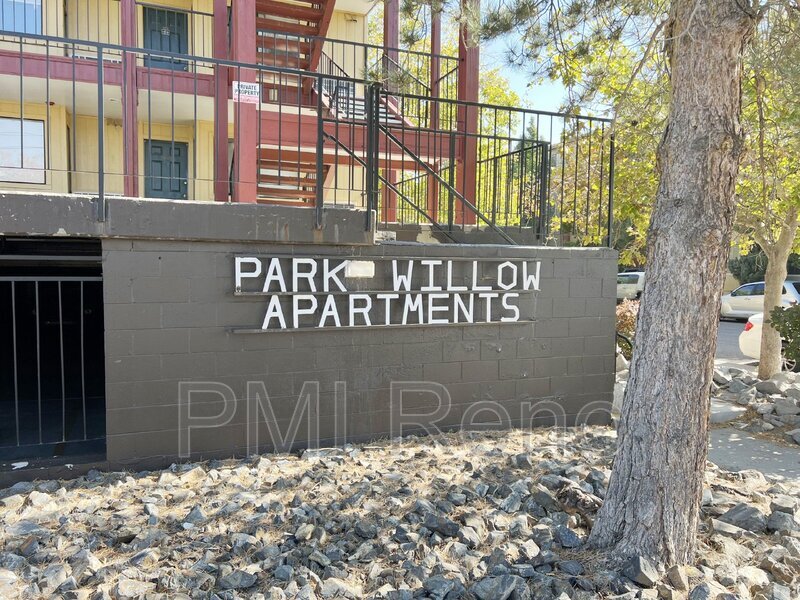 160 Park St in Reno, NV - Building Photo