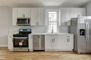 1626 N Washtenaw Ave, Unit # 02F in Chicago, IL - Building Photo