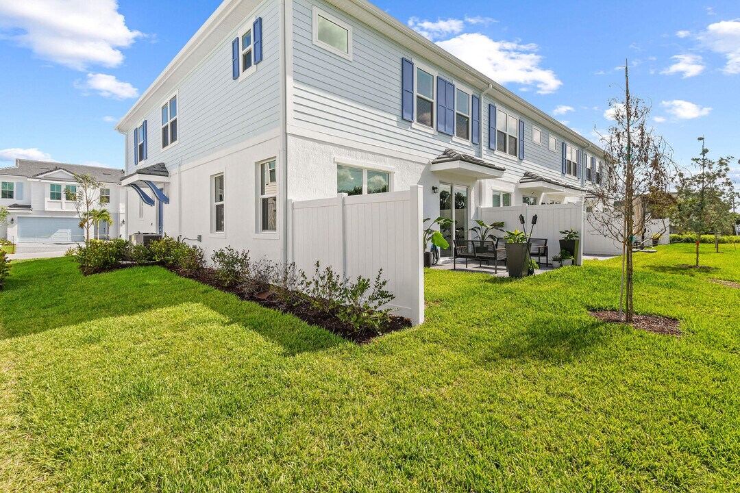 254 Preserve Trl N in Stuart, FL - Building Photo