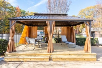 Deering Manor in Richmond, VA - Building Photo - Building Photo