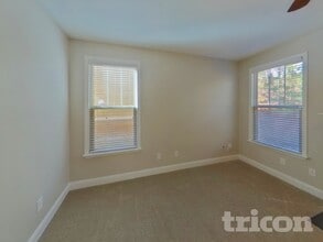 500 Kirkland Dr in Locust Grove, GA - Foto de edificio - Building Photo