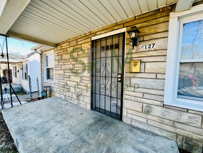 4127 Churchman Ave in Louisville, KY - Foto de edificio - Building Photo