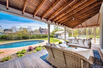 106 Old Depot Rd in Quogue, NY - Building Photo - Building Photo