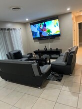 7530 Miramar Pky in Miramar, FL - Building Photo - Building Photo