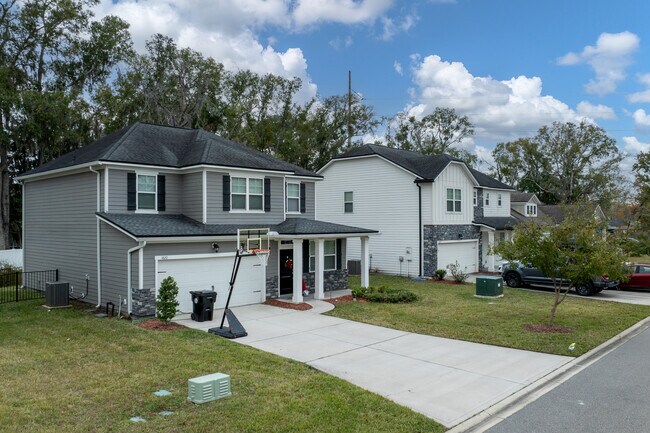 Silver Oak Estates in Middleburg, FL - Building Photo - Building Photo