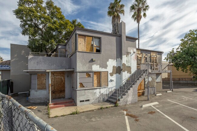 7615 El Cajon Blvd in La Mesa, CA - Foto de edificio - Building Photo